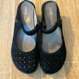 J-41 Black Leather Mary Jane Shoes